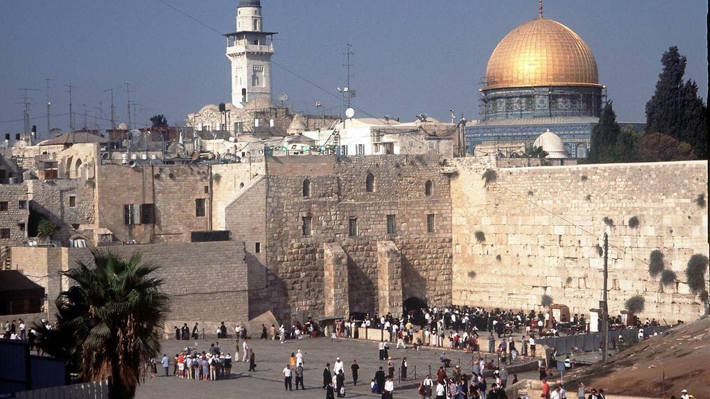 Itkumuuri ja Kalliomoskeija Jerusalemissa Israelissa.