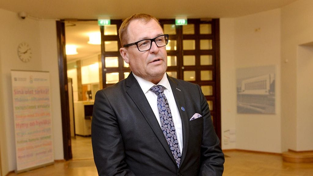 Torvisen mukaan kunnalliasvaaliehdokkaiden piti allekirjoittaa asiakirja, jossa oli juridisesti arveluttavia ehtoja.