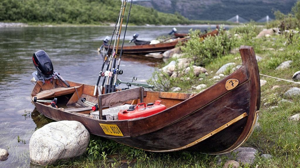 Kalastusvene Tenojoella heinäkuussa 2017.