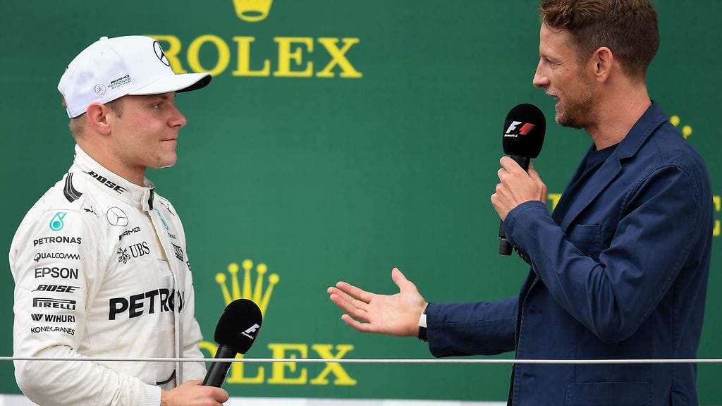 Valtteri Bottas ja Jenson Button Britannian GP:n palkintokorokkeella.