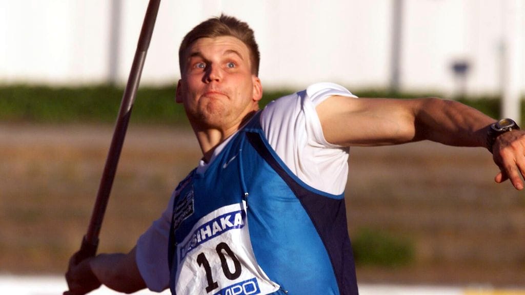 Aki Parviainen kuului maailman huippuheittäjiin vuosituhannen vaihteessa. Kuva Lahden Eliittikisoista heinäkuulta 1999.