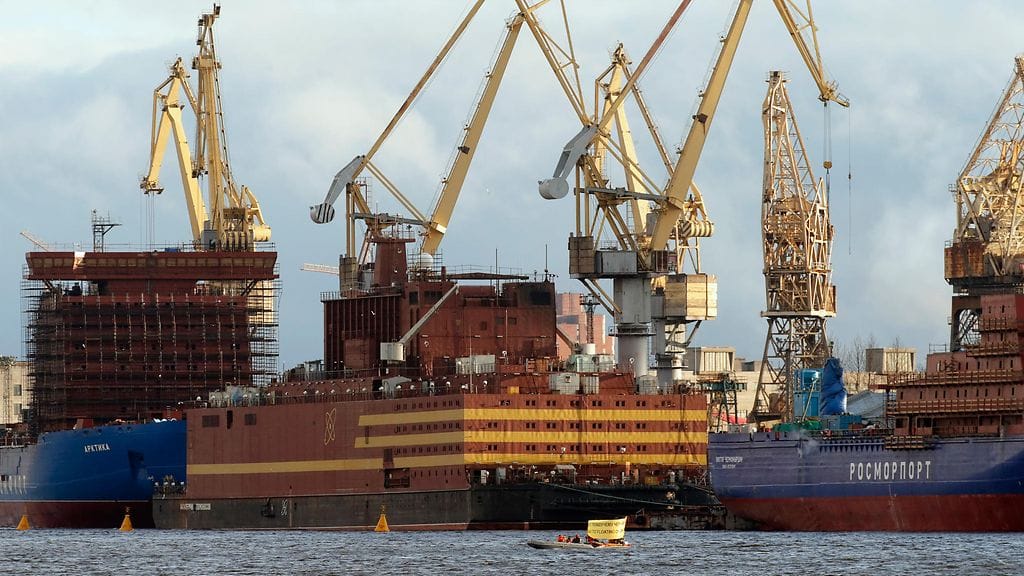 Akademik Lomonosov on maailman ensimmäinen kelluva ydinvoimala.