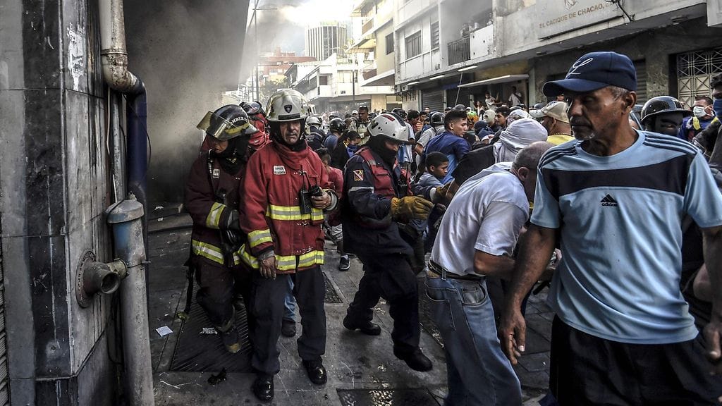 Venezuelan äänestykset ovat yltyneet väkivaltaisuuksiksi.