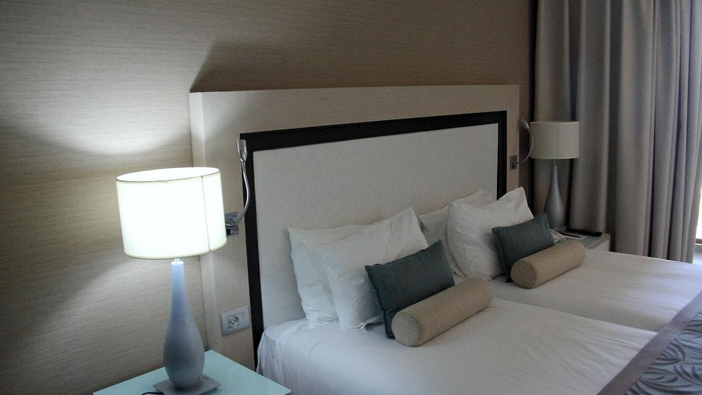 Ei, kuvassa ei ole peräsuolihotellihuone.