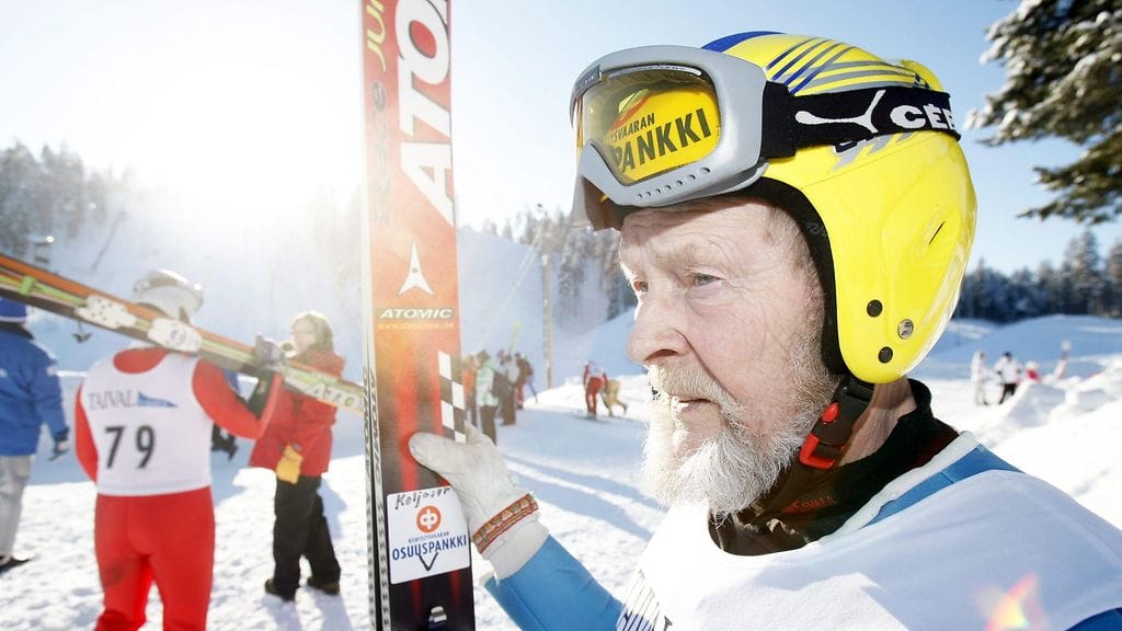 Teuvo Koljonen Taivalkosken mäkihyppykilpailuissa vuonna 2008.