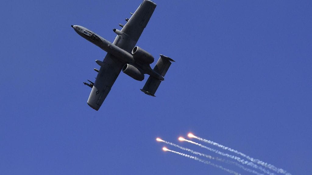 Kuvituskuvaa A-10 Thunderbolt -koneista.