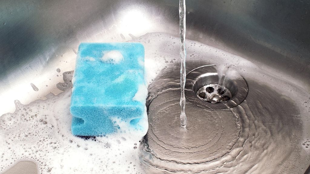 Tutkijat suosittelevat vaihtamaan sienen uuteen viikoittain.