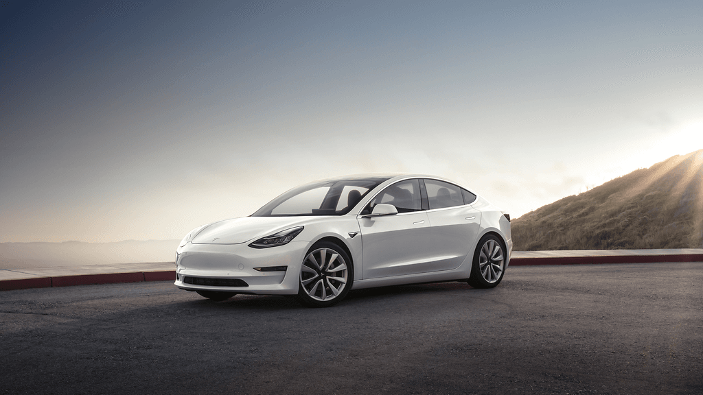 Tesla Model 3:n laatu puhuttaa.