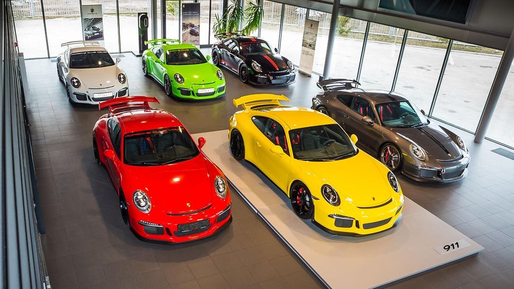 Kuvan Porsche-myymälä ei liity juttuun.