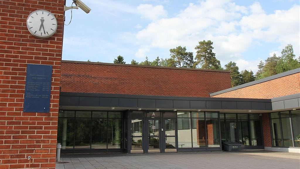 Simonkylän yläkoulu Vantaalla.