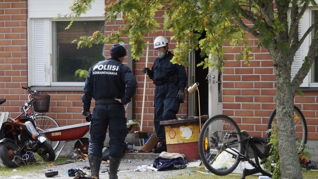 Poliisi raivasi palopaikkaa iltapäivällä Salossa.