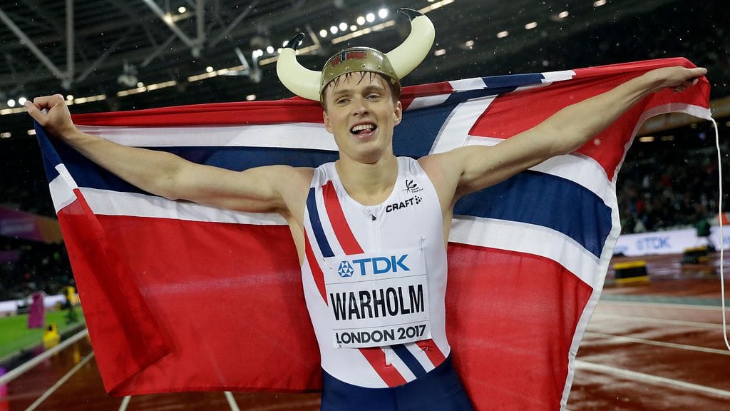 Karsten Warholm juhli yllätysmestaruutta.