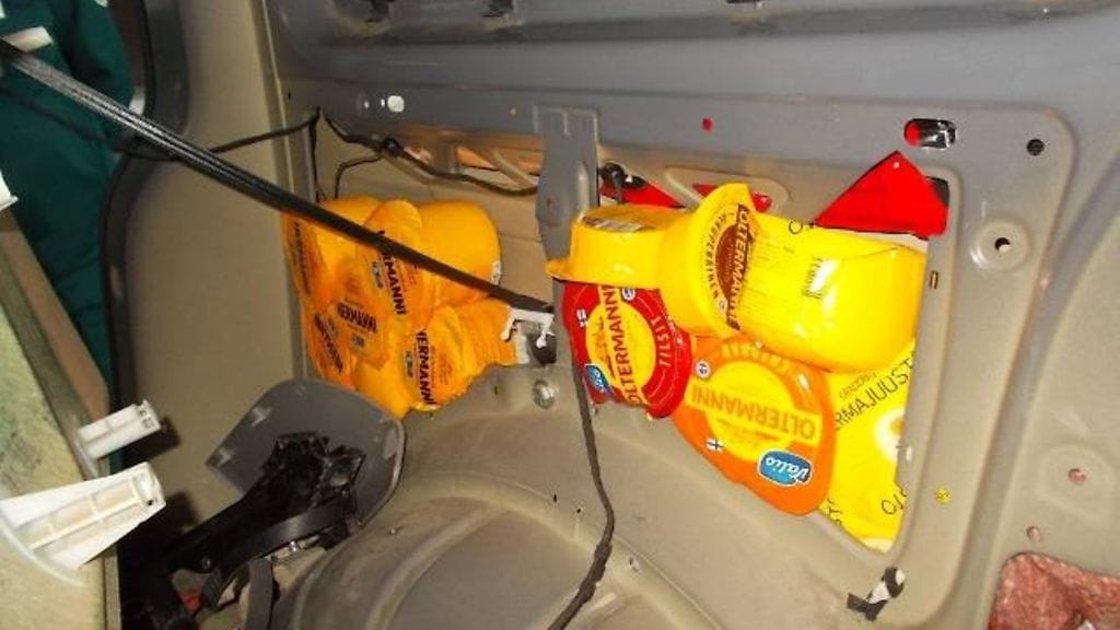 Volkswagen Caravelin rakenteisiin oli sullottu Oltermanni-paketteja.