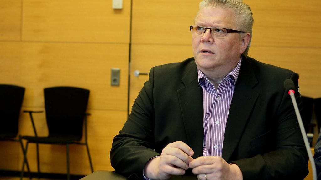 Elmo-lehteä kustantaa vastaperustettu kustannusyhtiö LehtiMoguli Oy, jonka omistajiin kuuluvat uuden lehden päätoimittaja Jukka Rönkä (kuvassa) ja toimituspäällikkö Jari Kupila.