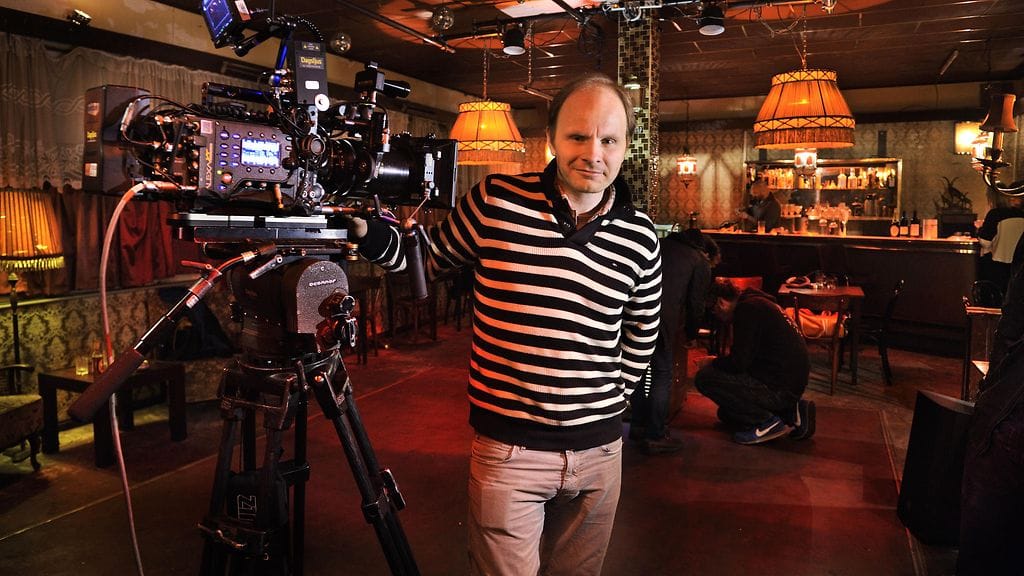 Dome Karukoski Tom of Finland -elokuvan kuvauksissa.