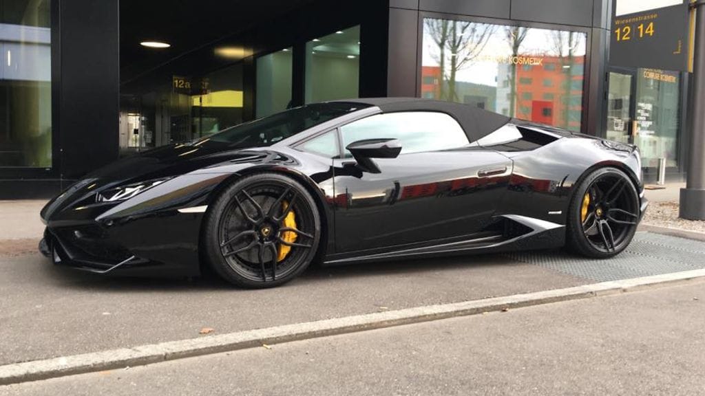 Kuvan auto varastettiin sveitsiläisestä autovuokraamosta.