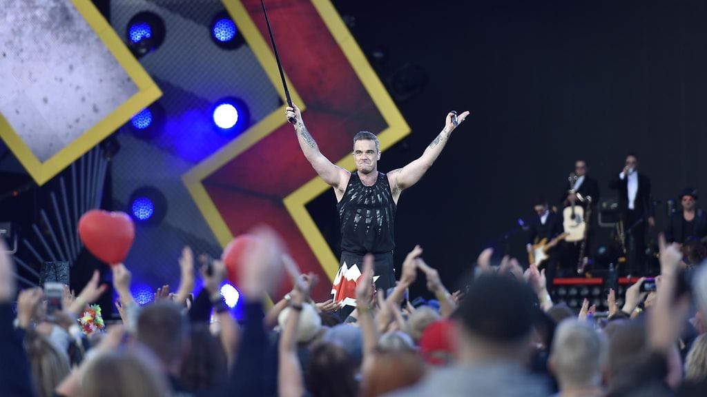 Robbie Williams lavalla Tampereella 10. elokuuta 2017.