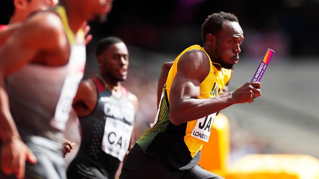 Usain Bolt pikaviestin alkuerissä.