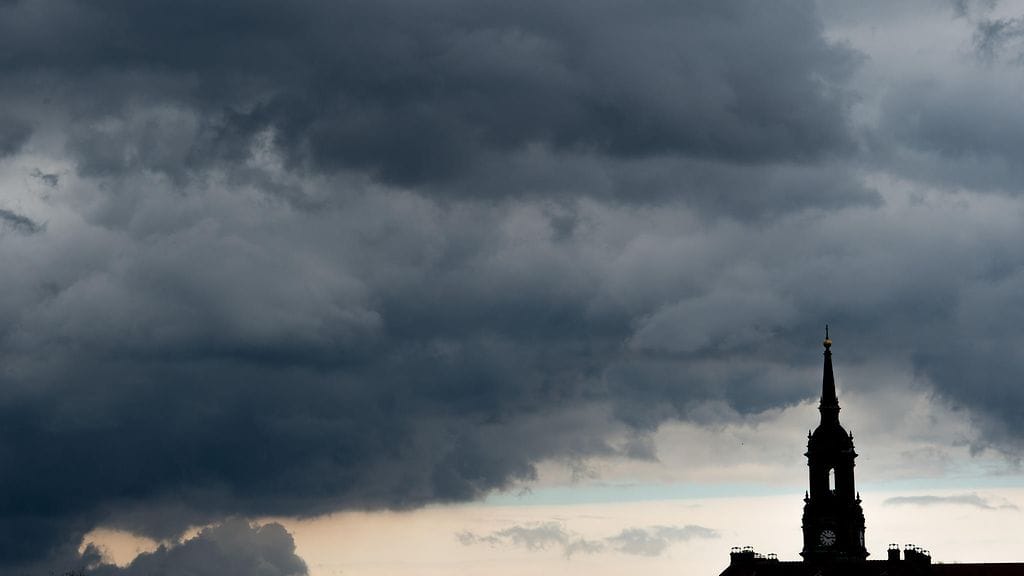 Kuvituskuva. Kolmen kuninkaan kirkon torni Dresdenissä, Saksassa.