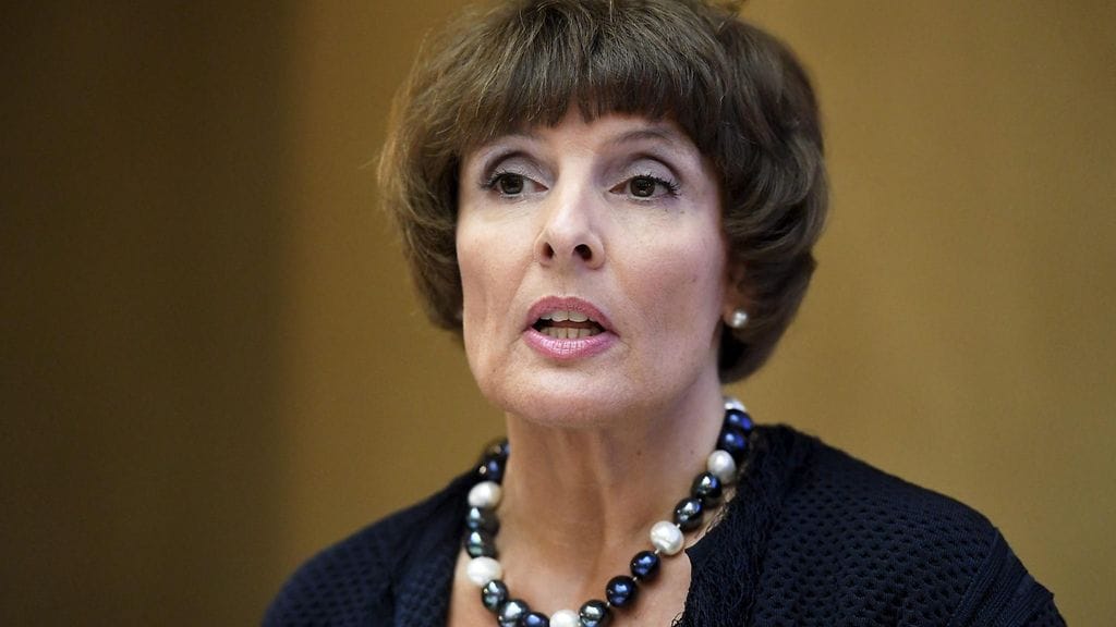 Liikenne- ja viestintäministeri Anne Berner piti tiedotustilaisuuden rautateiden henkilöliikenteen muutoksista keskiviikkona Helsingissä 9. elokuuta 2017. Bernerin mukaan maakuntauudistus tukee rautatieuudistusta. Maakunnat voisivat jatkossa järjestää ja kilpailuttaa liikennettä.