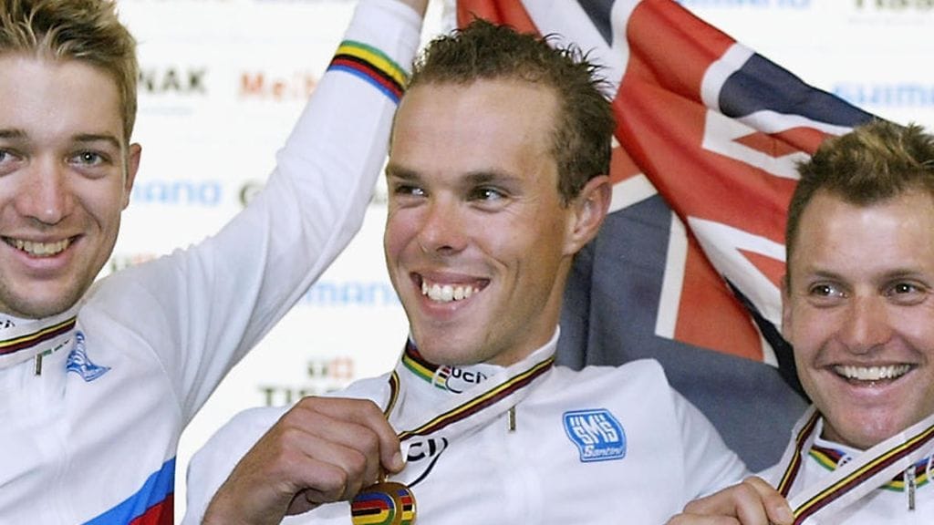 Stephen Wooldridge (kesk.) menehtyi.