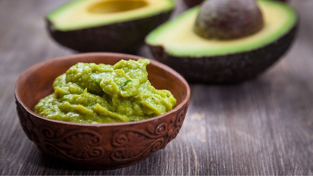 Guacamolen pääraaka-aine on avokado.