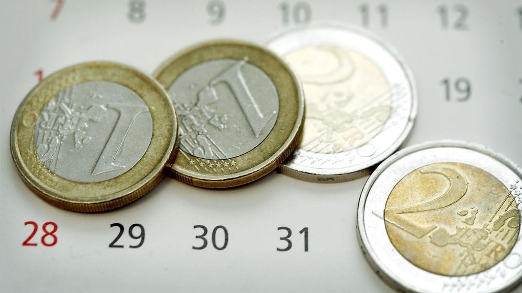 Tuoreen kyselyn mukaan vanhemmat odottavat lapsilta viikkorahan vastineeksi osallistumista kotitöihin.