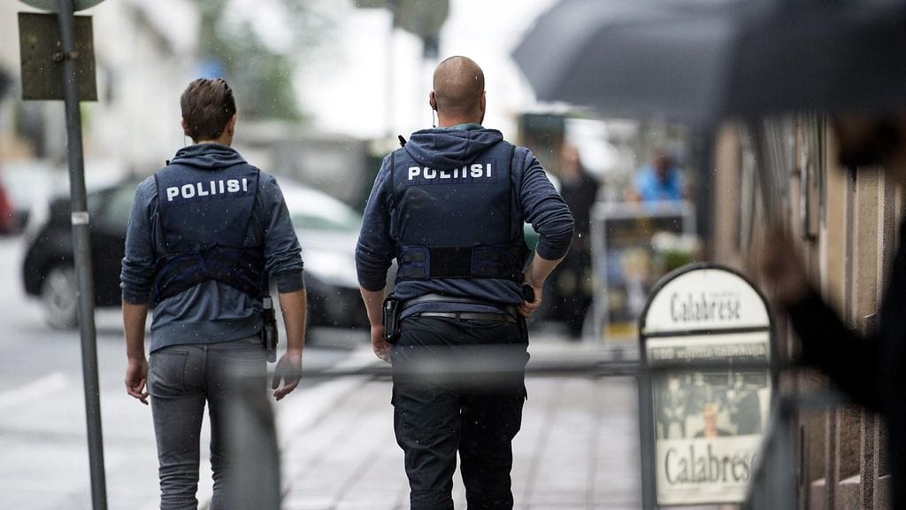 Poliiseja Turussa viime perjantaina.