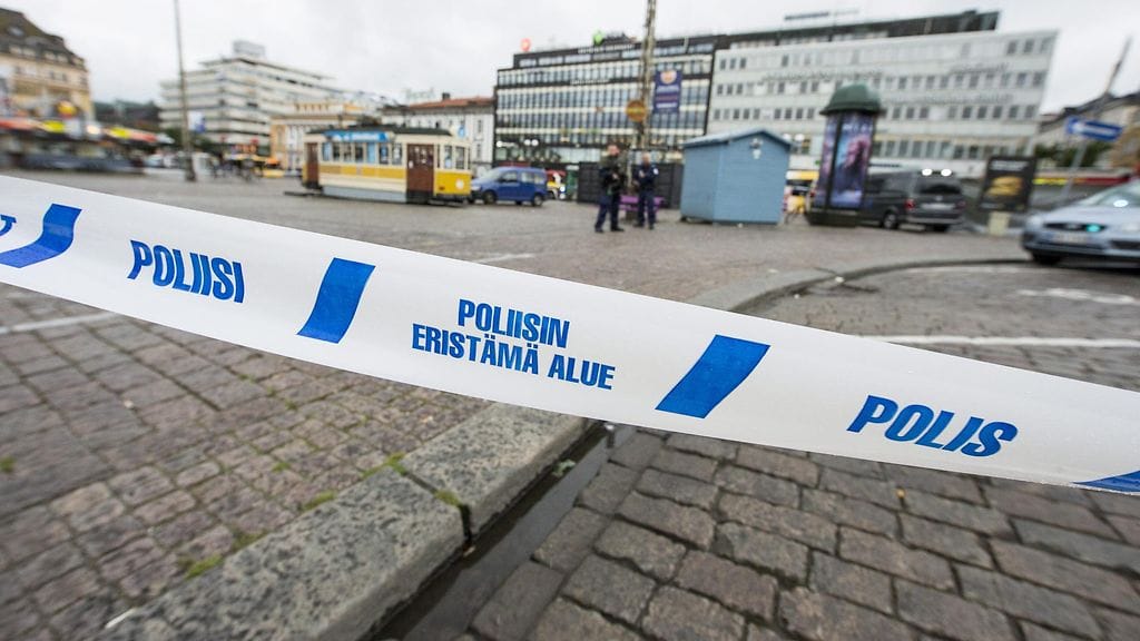 Puukotuksiin liittyy terrorismi.