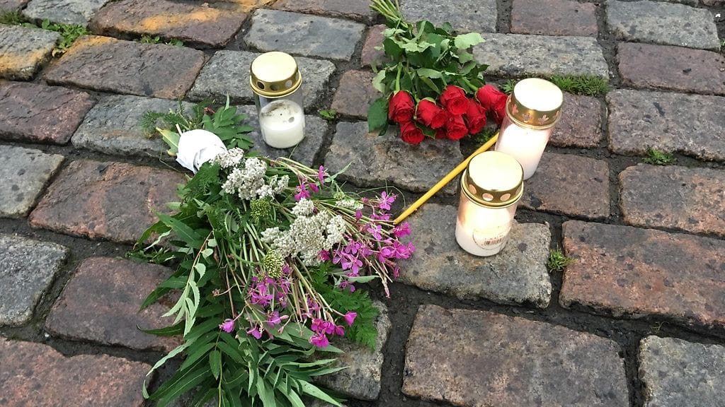 Kukkia Turussa puukotus