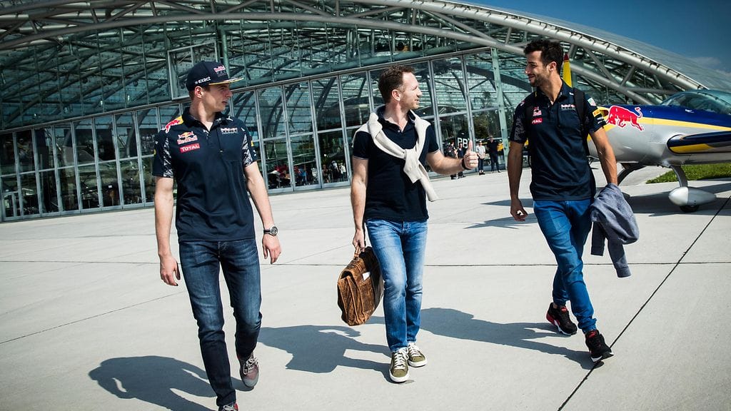 Max Verstappen, Christian Horner  ja Daniel Ricciardo. Arkistokuva.