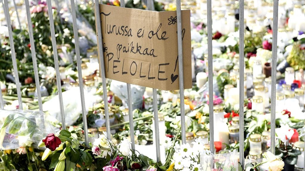 Tänään kaupungilla on useita tapahtumia iskuun liittyen.