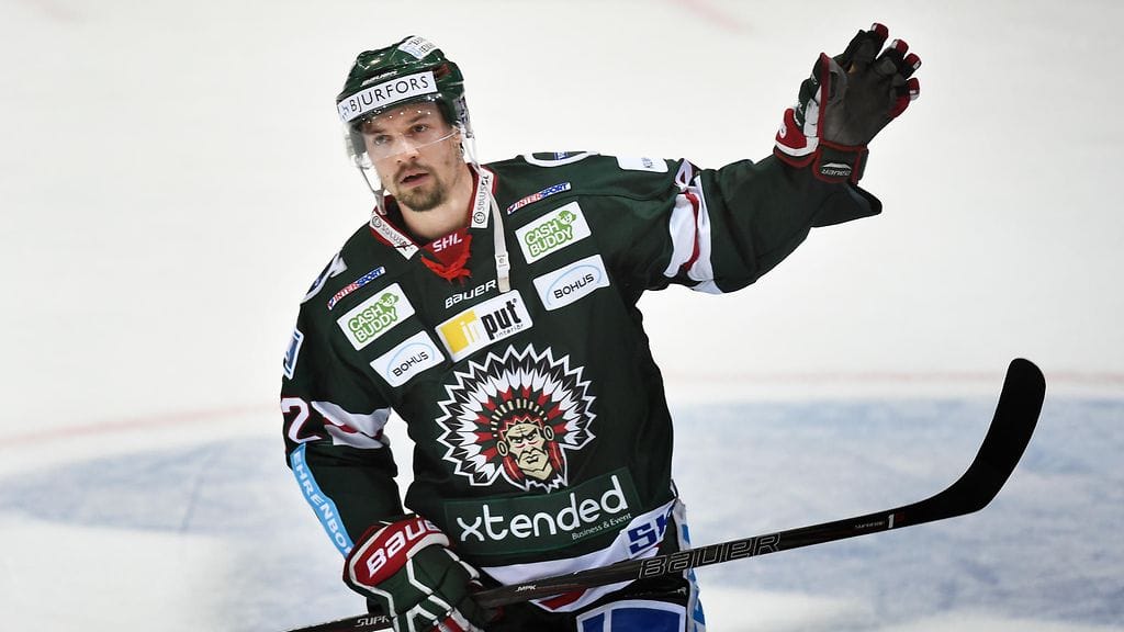 Patrik Carlsson pelasi viime kaudella Frölundassa.