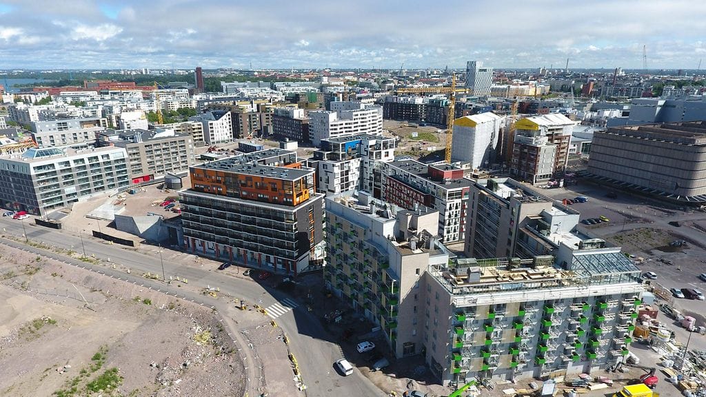 Kuvituskuva. Asuntorakentamista Ruoholahdessa Helsingissä 4. heinäkuuta 2017.