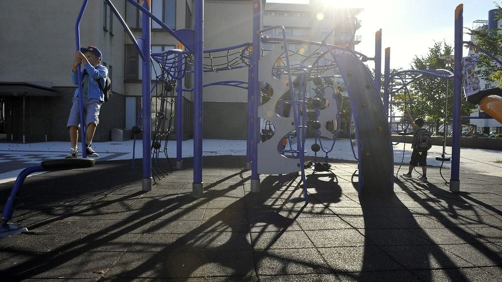 Leikkimisen tavat ovat muuttuneet: tänä päivänä perinteisen leikin ajasta osan vie digitaalinen leikki.