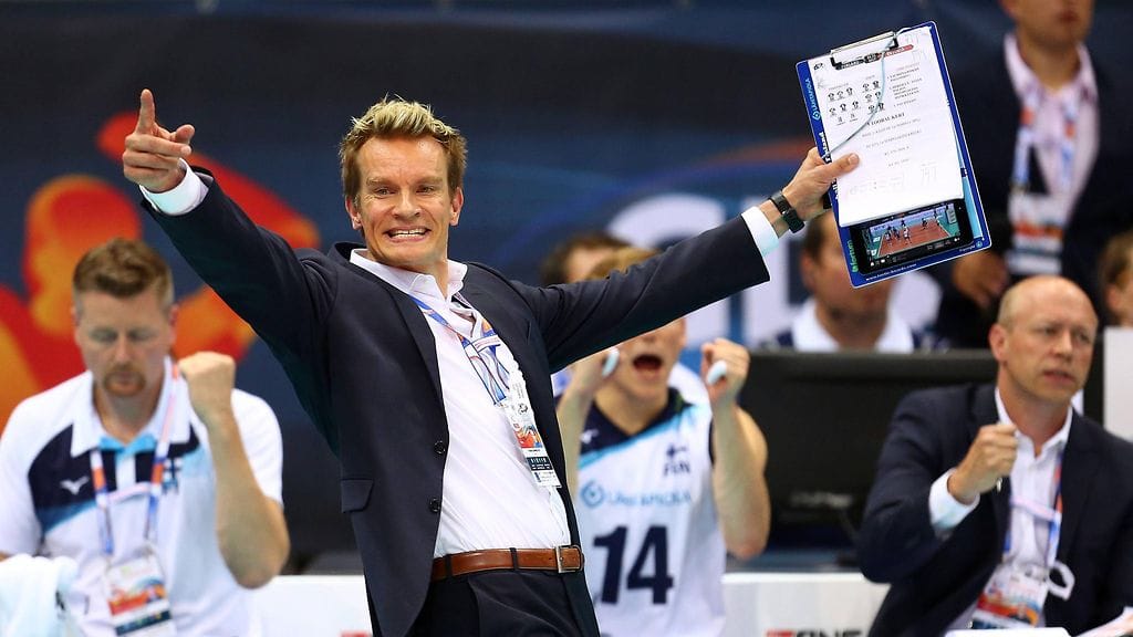 Tuomas Sammelvuo torstaisen Viro-ottelun tiimellyksessä.