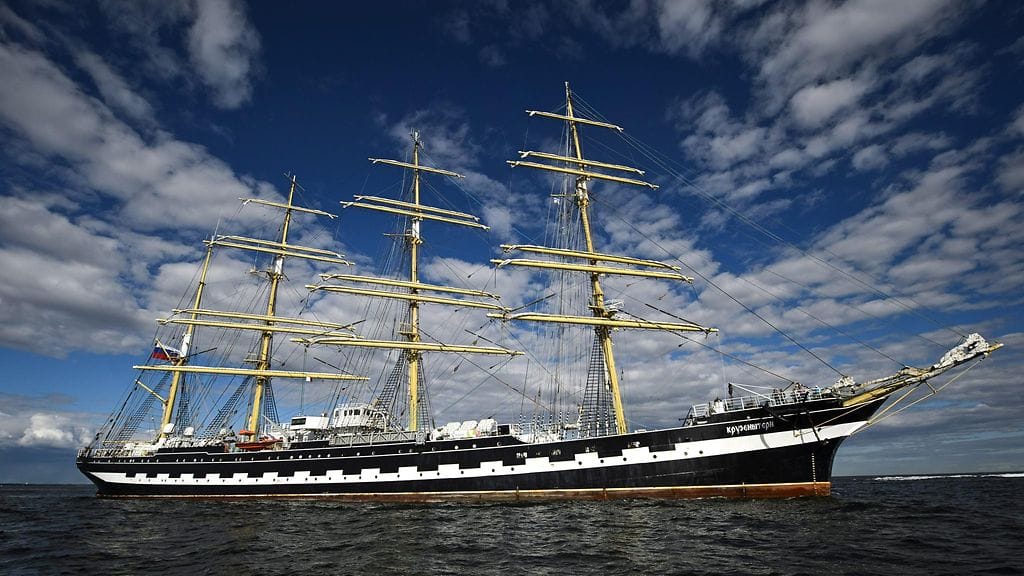 Venäläinen parkki Kruzenshtern Helsingin edustalla.