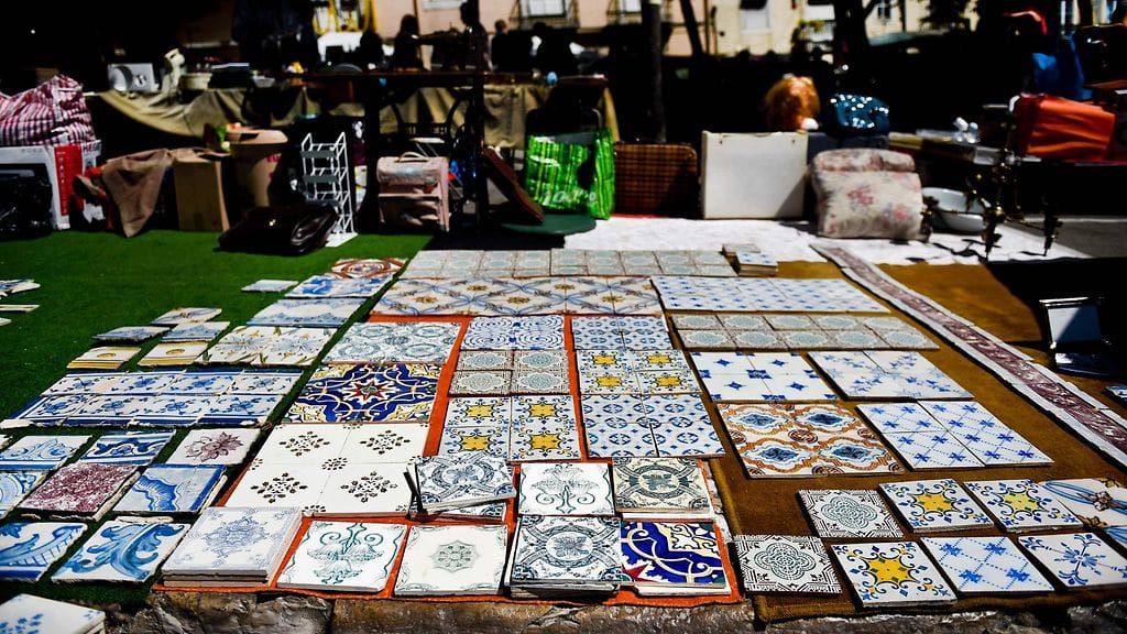 Portugalilaisia rakennuksia peittävät perinteiset koristeelliset keraamiset laata ovat varkaiden himoitsemia.