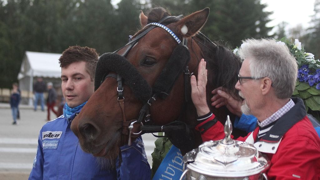 Humiro voitti Derbyn yllättäjänä kanuunakirillä.