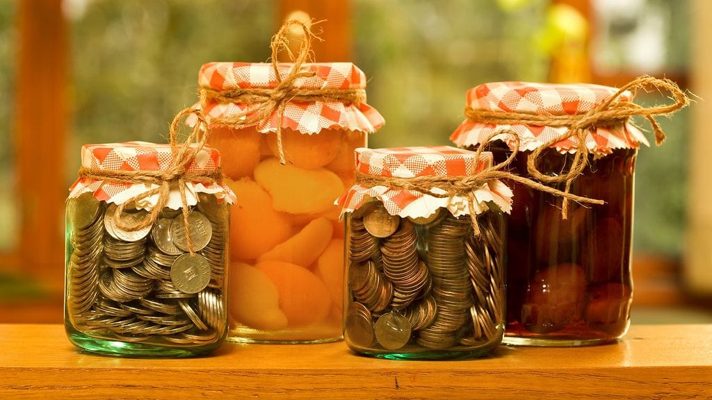 Omia ruokakuluja kannattaa seurata, jotta rahaa kertyy säästöön.