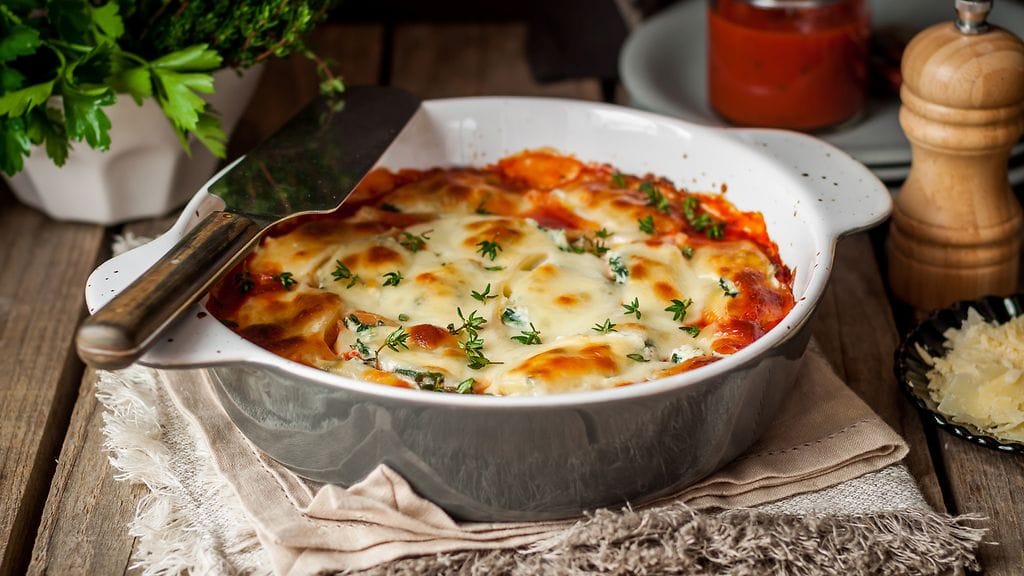 Juustoinen lasagne on tuttu ruoka Suomessa.