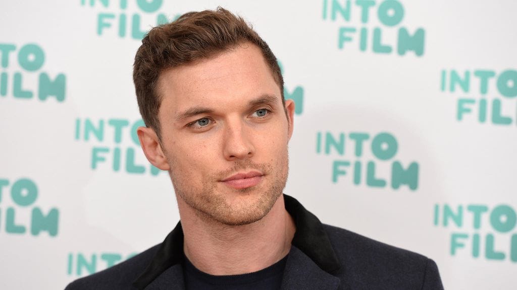 Brittinäyttelijä Ed Skrein toivoo Twitter-päivityksessään, että vastaavilta kohuilta vältyttäisiin jatkossa.