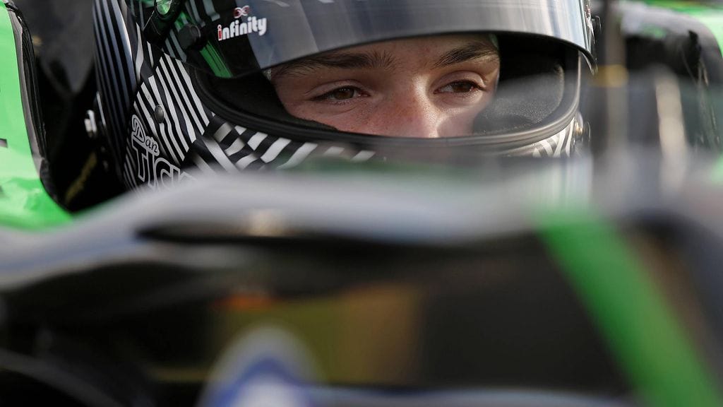 Dan Ticktum ajoi paalupaikalle Macaon katuratakisassa.