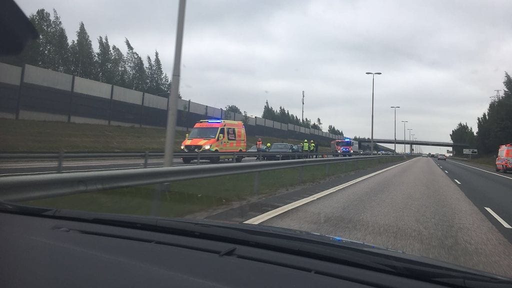 Ketjukolari ruuhkauttaa liikennettä kolmostiellä Keimolan kohdalla.