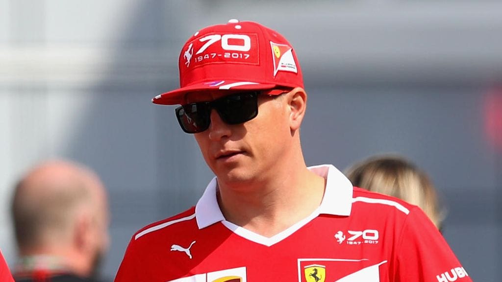 Kimi Räikkösen lippis on Monzassa tavallisesta poikkeavan näköinen.