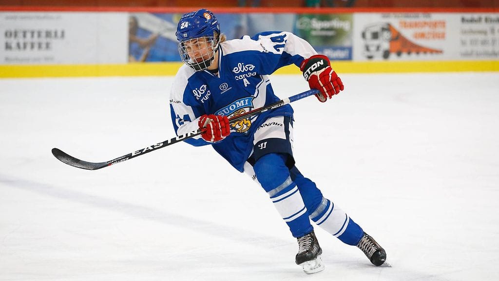 Joni Ikonen debytoi KalPa-paidassa CHL-ottelussa Brnoa vastaan.