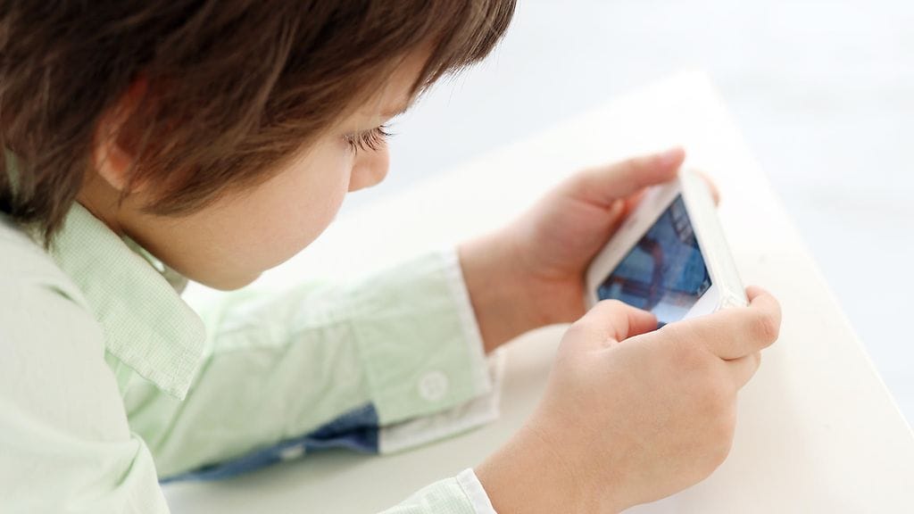 Liika ruutuaika ei tee hyvää lapsen näölle.