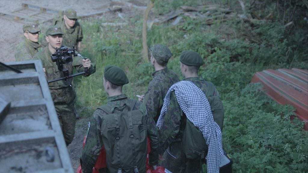 Nyt riitti kuivuus – varusmiehet halusivat kevyempää ja hauskempaa sisältöä puolustusvoimien Youtube-kanavalle.