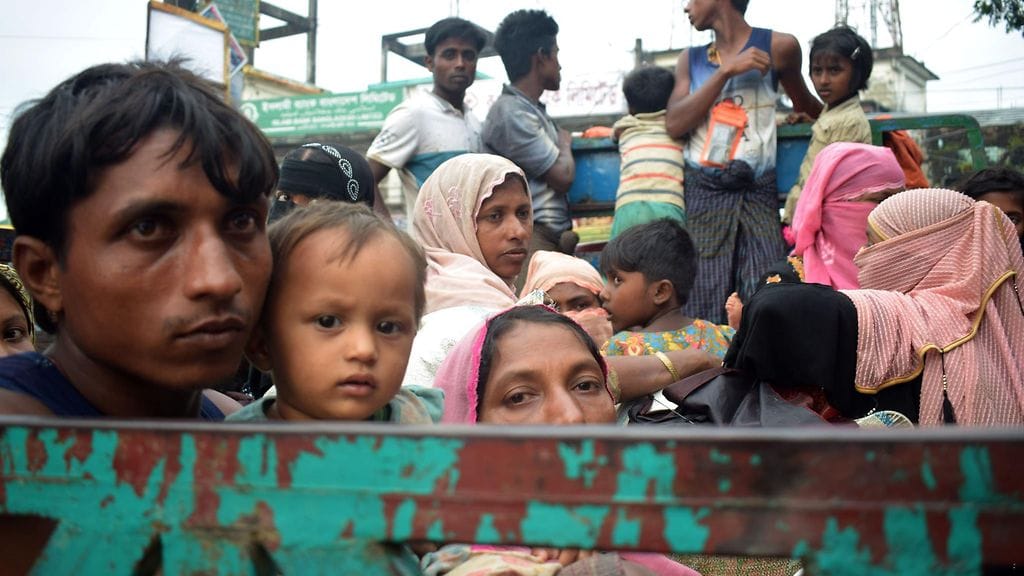Tämän vuoden rauhanpäivänä halutaan erityisesti tuoda esiin pakolaisten ja siirtolaisten asema. Kuva Rohingya- pakolaisista Bangladeshista.