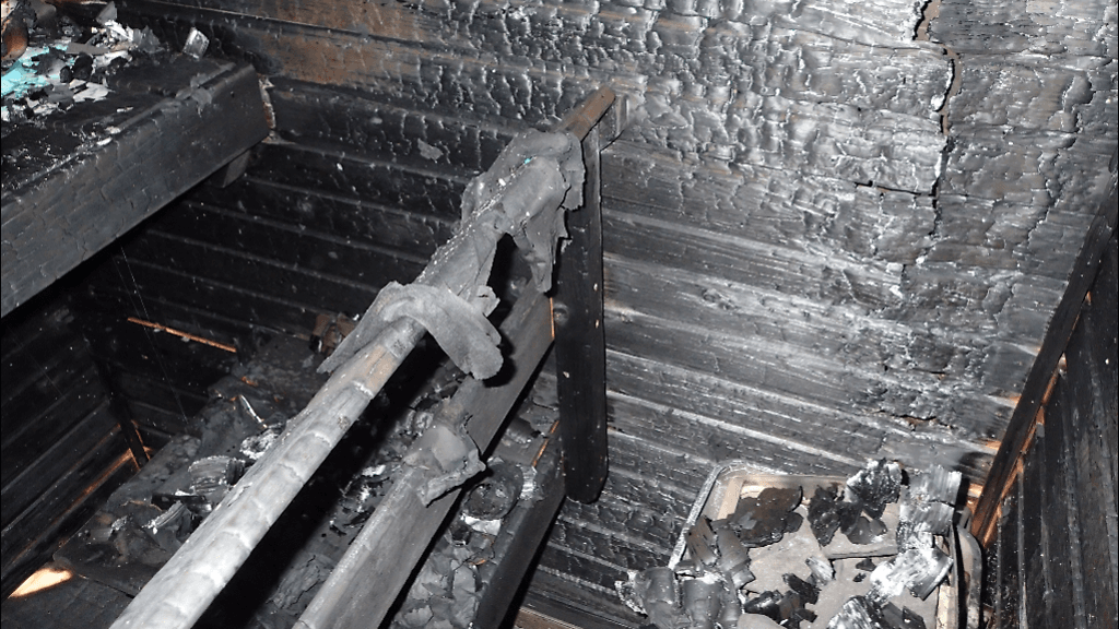 Perheen sauna paloi kauttaaltaan kiukaasta lähteneessä palossa.